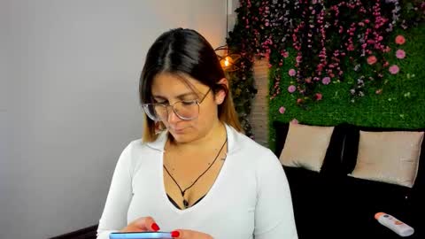 Sarah Deyvis online show from November 7, 1:13 pm