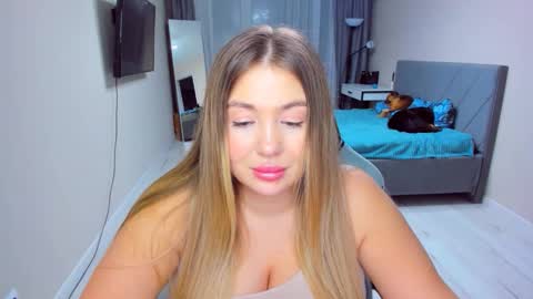 Sarah online show from February 23, 4:09 pm