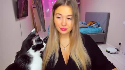 Sarah online show from December 18, 5:41 pm