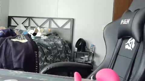 Sarah online show from April 6, 8:43 pm