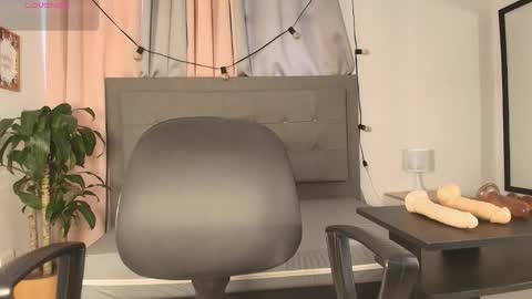 SARA online show from November 6, 12:30 pm