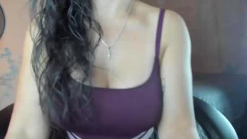 Snapshot of saramilf_69 chatting on October 17, 3:05 pm saramilf_69 online show from October 17, 3:05 pm