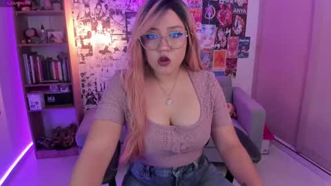 Sara Ruales online show from February 24, 1:21 pm