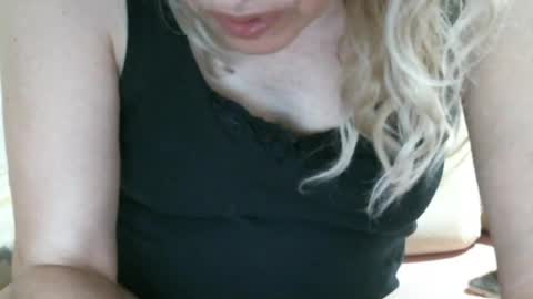sarasexx33 online show from April 21, 1:53 am
