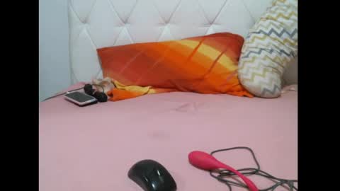 sarasexx33 online show from January 24, 5:53 pm