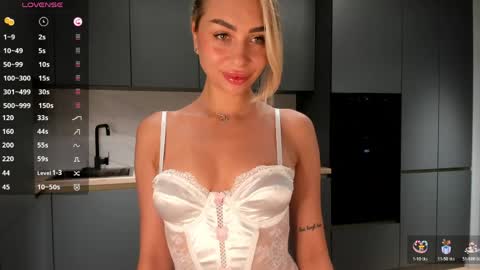 Sara online show from June 5, 1:56 am