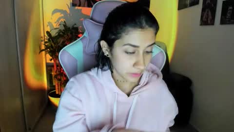 saratukkerr online show from November 4, 3:19 am