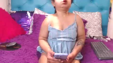 Sara Wills online show from February 3, 2:21 pm