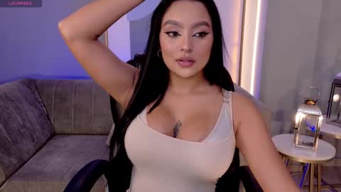 Sara Winstone online show from February 1, 11:40 am