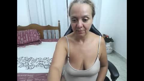 saray1221 online show from May 31, 1:04 am