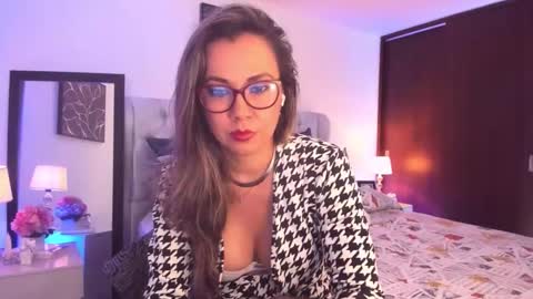 sarha online show from February 19, 3:33 pm