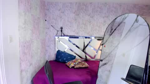 sarah online show from November 2, 12:21 am