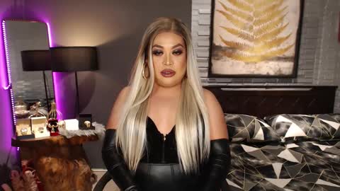 SashaCullens online show from December 19, 4:34 am