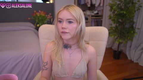 sashalore online show from March 13, 3:10 am