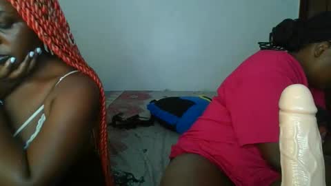 sassie_bee online show from November 2, 5:35 pm