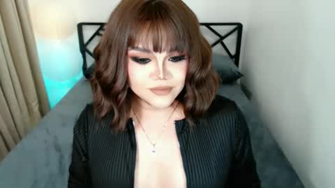 sassy_vivits online show from May 22, 9:54 pm