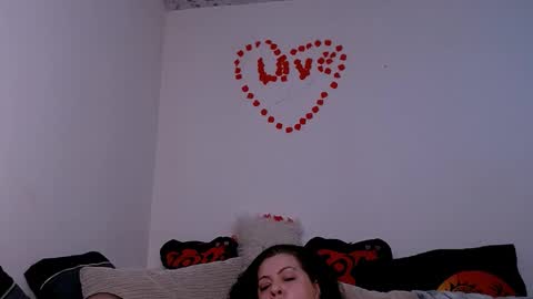Snapshot of satisfymypussy chatting on March 5, 6:23 pm Alina online show from March 5, 6:23 pm