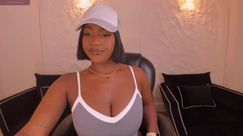 S a v a n n a h  online show from February 27, 1:26 pm