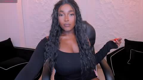 S a v a n n a h  online show from May 14, 4:32 am