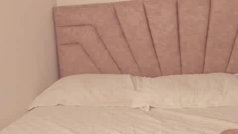 Savannahwildee online show from November 24, 12:15 pm