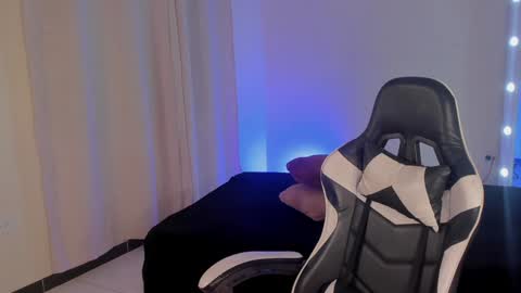 Savannahwildee online show from January 28, 11:07 pm