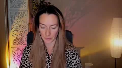 save the qween online show from February 13, 7:12 am