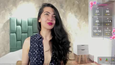 Saya Amaretto  online show from December 3, 9:15 pm