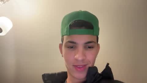 sbouchikh03 online show from December 17, 8:21 am