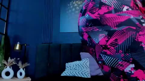 Scarlet Edwars online show from October 19, 12:21 pm