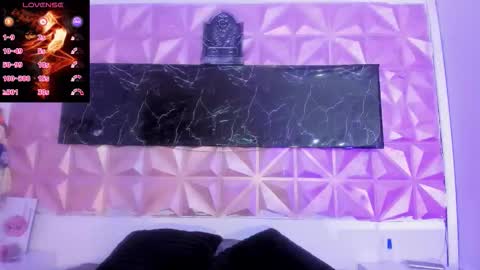 Scarlet  online show from November 13, 6:32 pm