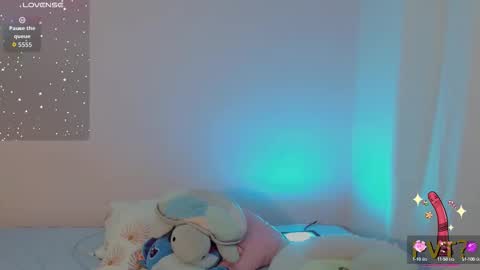 Scarlet  online show from September 19, 4:05 am