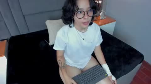 scarleth_blaze online show from June 20, 9:15 am