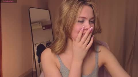 scarletmarney online show from March 26, 3:12 am