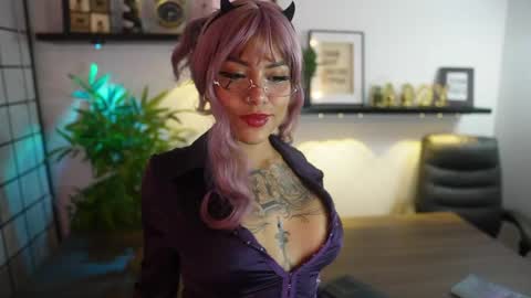 Scarlett Collins online show from April 18, 1:29 am