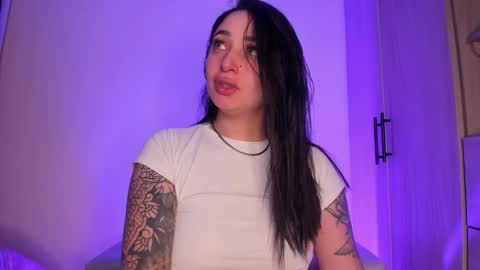 SCARLETT COLLINS online show from March 17, 5:01 am