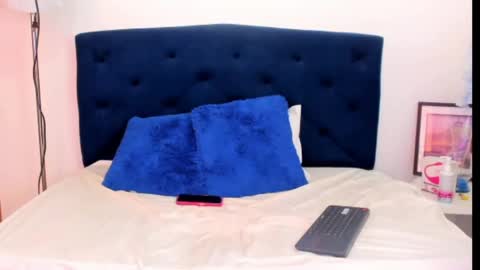 scarlett_glows2 online show from April 25, 1:35 pm