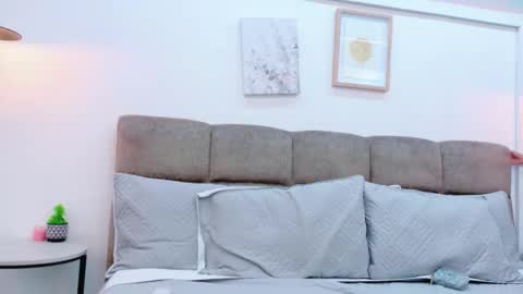 scarlett johansons online show from November 4, 8:43 pm