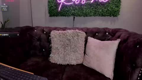 Scarlet online show from April 21, 5:20 pm