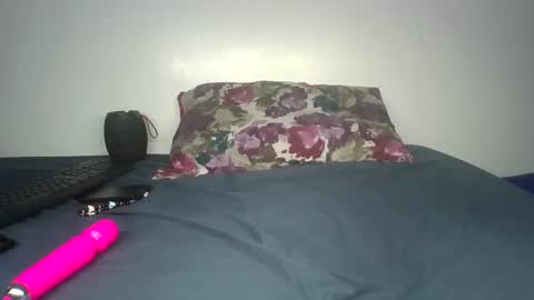 scentedfriction online show from September 20, 2:25 am