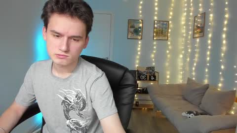 Thomas brunette and Alex blond online show from December 28, 8:48 am