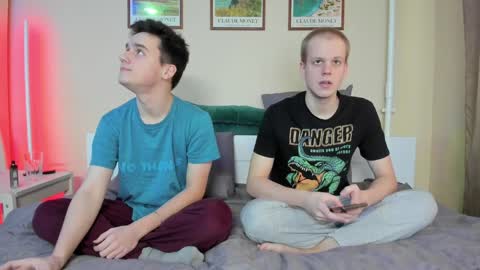 Thomas brunette and Alex blond online show from December 10, 11:32 am