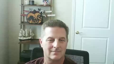 Snapshot of scotastic72 chatting on October 23, 6:31 pm Scotastic online show from October 23, 6:31 pm