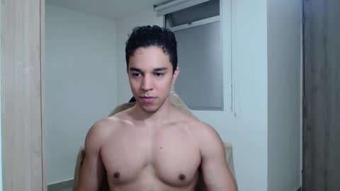 Snapshot of scott_brasher1 chatting on January 3, 10:29 pm Twitter Scott brasher1 Instagram Camiloestuardo2 online show from January 3, 10:29 pm