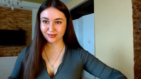 Elizabeth  online show from March 24, 8:20 am