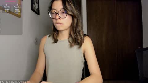 Aria Independent model online show from November 13, 2:36 am