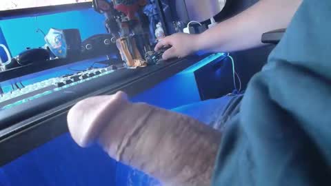 seattleboi1220 online show from April 13, 7:18 pm