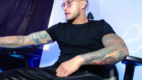 Sebastian online show from February 1, 8:28 pm