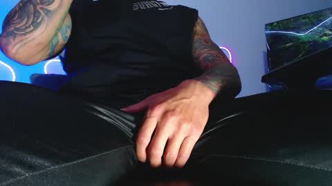 Sebastian online show from November 14, 6:48 am