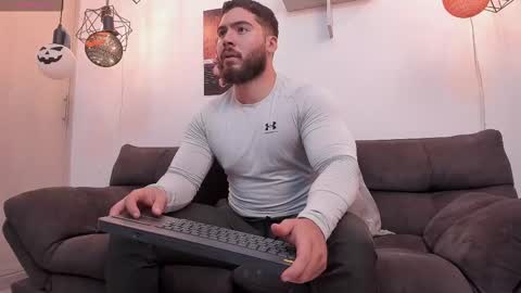 Instagram jeanpaulfit  online show from October 4, 10:40 pm