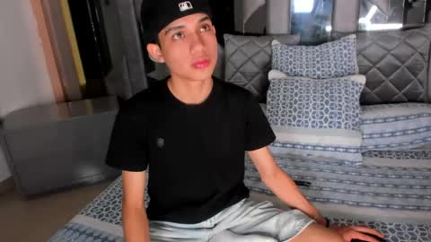 Sebastian online show from April 21, 9:33 pm